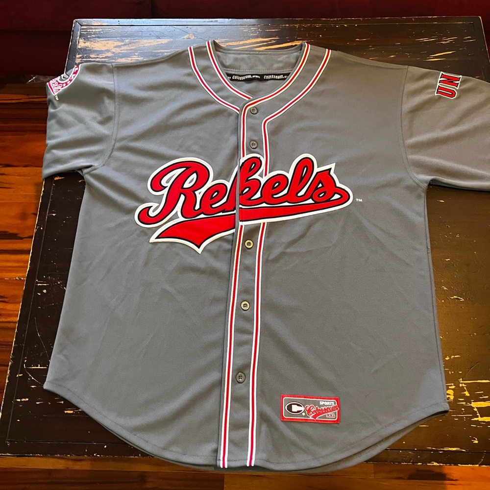 Shirt men Colosseum Rebels size XL great condition!